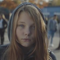 "Querido papá, me van a llamar puta": el vídeo que está conmocionando al mundo