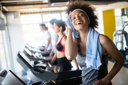 He empezado a entrenar en el gimnasio y he subido de peso: esto es lo que está ocurriendo en tu cuerpo