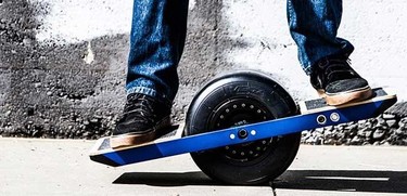 Onewheel: por si no lo sabías, un monopatín también puede tener una sola rueda