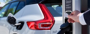 Inglaterra exigirá que todas las casas y oficinas nuevas incluyan cargadores inteligentes para coches eléctricos