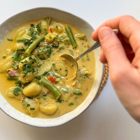 Es la forma más original de comer ñoquis: sin tomate ni pesto, sino con curry 