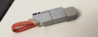 Desde que llevo este accesorio en el llavero he acabado con el caos de los cables. Cuesta menos de seis euros en AliExpress