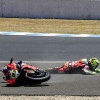 El único error de Álvaro Bautista en lo que llevamos de 2019 ha devuelto la vida a Jonathan Rea
