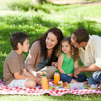 Cómo prevenir en embarazadas y niños los trastornos digestivos típicos del verano