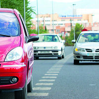 Qué son los carriles trenzados y cómo hay que usarlos según la DGT