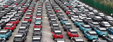 En China se venden más coches que nunca, pero no todos los que necesitan. Están maquillando sus cifras para poder cobrar subvenciones y sobrevivir