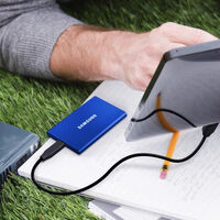 Este SSD de Samsung te ofrece 2 TB de almacenamiento y además es capaz de soportar caídas de hasta dos metros