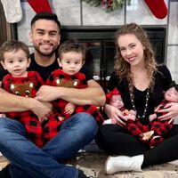 Después de tener gemelos idénticos tuvieron una pareja de gemelas MoMo: padres de cuatro en menos de dos años