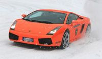 Clases de patinaje sobre Lamborghinis Gallardo