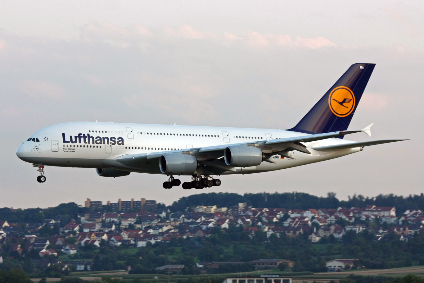 ¿Es justo que Lufthansa cobre a las agencias por vender sus billetes? 