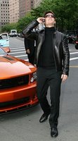 Tom Cruise promociona "Mission: Imposible III" a bordo de un Saleen Mustang