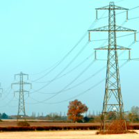 La energía limpia ha abaratado el mercado eléctrico. Pero lo que pagamos ya no es la energía: es la estabilidad