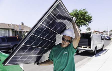 Algunos accionistas de Tesla no están muy contentos con la compra de Solar City: han denunciado a la compañía