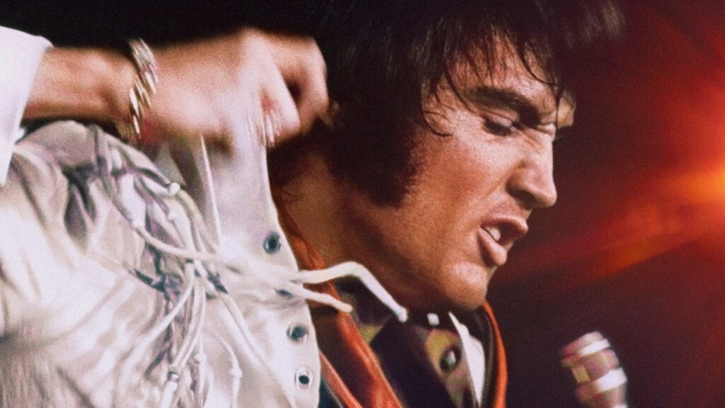 'EPiC' junta las personalidades arrolladoras de Elvis Presley y Baz Luhrmann en un documental que trasciende el mero concierto para erigirse como una radiografía del Rey