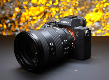 Sony A7 III, Olympus OM-D E-M1X, Fujifilm X-E3 y más cámaras, objetivos y accesorios en oferta en el Cazando Gangas