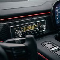 Europa necesita salvar la radio FM y DAB+ en los coches. Así que ya se está organizando para lograrlo 