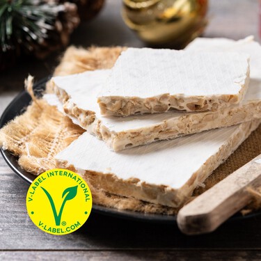 Que turrones clásicos que puedes encontrar en tu supermercado son 100% veganos: la mayoría llevan huevo o miel