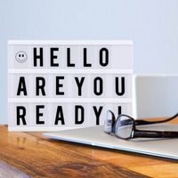 Oferta Flash: Caja de luz con 90 letras, números y simbolos por sólo 16,99 euros