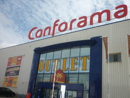 Conforama inaugura outlet en Sevilla