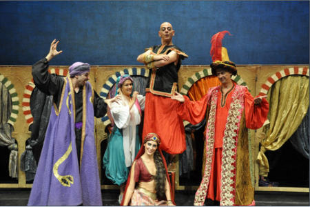 La versión de Aladino y la Lámpara en el Teatro Sanpol es para toda la familia