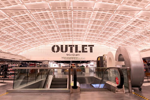 Todo al 60% y 70%: El Corte Inglés inicia una liquidación de abrigos Calvin Klein para finalizar el invierno  