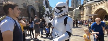 La IA ya organiza las colas en Disney y Legoland. No es magia: es una estrategia para que esperes menos y gastes más 