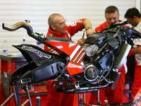 El cambio de reglamento en MotoGP se postpone a 2011