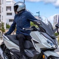 El toque de queda y la movilidad en moto: horario, restricciones y desplazamientos entre comunidades con el nuevo estado de alarma