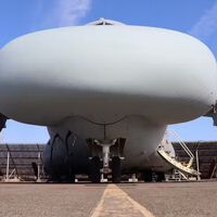 A mais recente criação da Kawasaki pesa 140 toneladas e não é uma motocicleta, mas sim uma invenção que pode salvar o Japão; este é o lado oculto da marca 