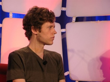 Chris Poole, de 4chan: "El anonimato facilita diálogos honestos y permite la creatividad"