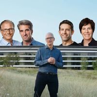 La marcha del 'delfín' de Tim Cook deja Apple sin sucesor claro: estos son los cinco candidatos que luchan por el trono 
