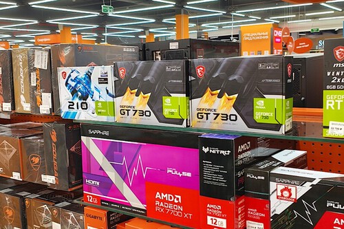 Loja vende placas de vídeo antigas / Imagem: Reddit