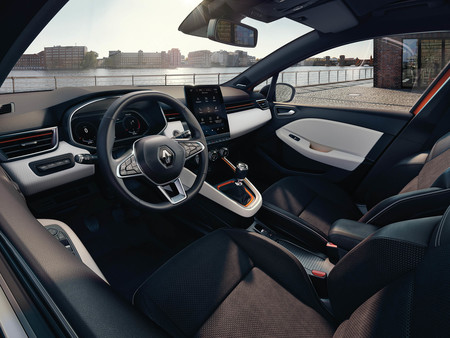 Y este es el estiloso interior del nuevo Renault Clio, con una notable mejoría en su calidad percibida (según la marca)