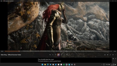 Windows 11 nos ahorrará tener que descargar subtítulos: así funciona su nuevo subtitulado automático de audio y vídeo