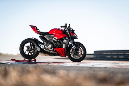 Ducati Streetfighter V2 2021 003