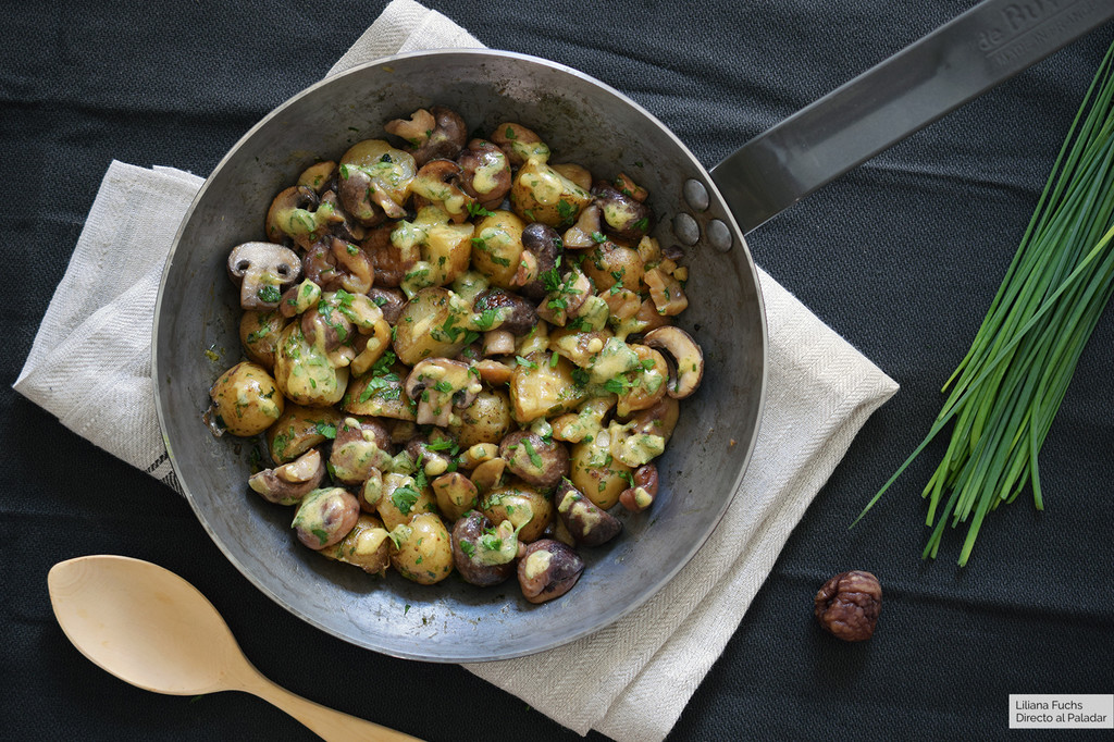 Sartén de patatas con setas y castañas a la mostaza: receta vegetariana fácil y rápida