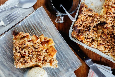 Pan francés de manzana al horno. Receta fácil para el desayuno o postre