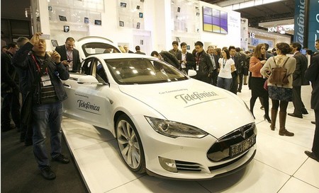 Telefónica colabora con Tesla Motors para ser su proveedor de conectividad móvil