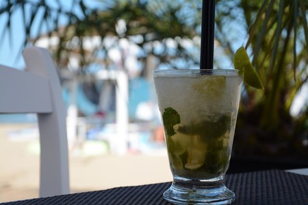 Mojito, caipirinha y margarita: esto es lo que hay dentro de los cócteles del verano