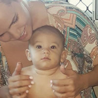 'Ojalá nunca hubiera dado el pecho': una madre provoca un intenso debate en Instagram con esta frase 