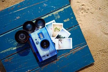 Lomo'Instant San Sebastián. La instantánea de Lomography, ahora en los colores más molones para el verano