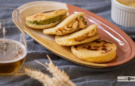 Cómo hacer arepas caseras: la mejor receta de masa y consejos de rellenos