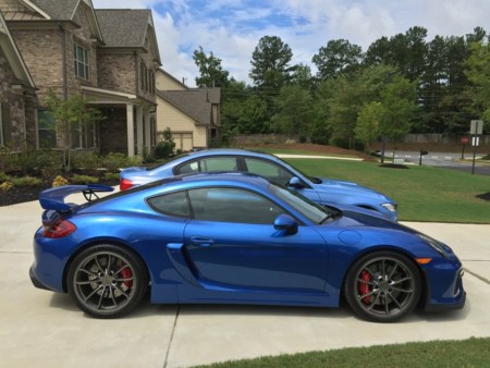 Este tío vende su Porsche Cayman GT4 porque no le han gustado los asientos deportivos