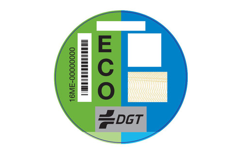 Qué hace falta para obtener la pegatina ECO de la DGT y por qué algunos coches microhíbridos no optan a ella