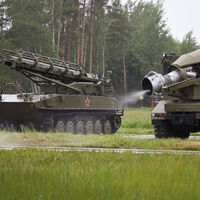 Como una Karcher, pero a lo soviético: Rusia tiene un camión con un turborreactor de un caza para limpiar sus tanques 