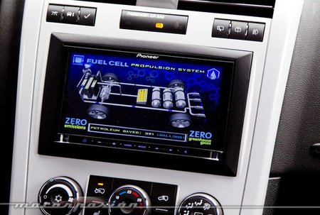 Chevrolet Equinox / GM HydroGen4