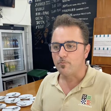 Jairo Sánchez, dueño de un bar restaurante: "En muchos sitios se obliga a pagar en barra para que el cliente se levante, deje la mesa libre y se siente otro rápido" 