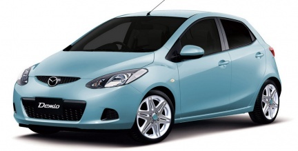 Ediciónes especial del Mazda2 en rosa, azul y verde