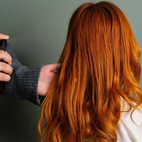 Si notas alguno de estos signos, puede que tu pelo se esté volviendo más fino y débil