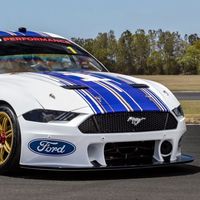 El Mustang sigue su metamorfosis, ahora se convierte en un V8 Supercar